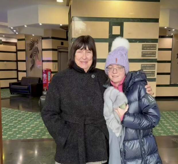 Певица Лолита поздравила мать с 83‑летием и поблагодарила за помощь с дочерью