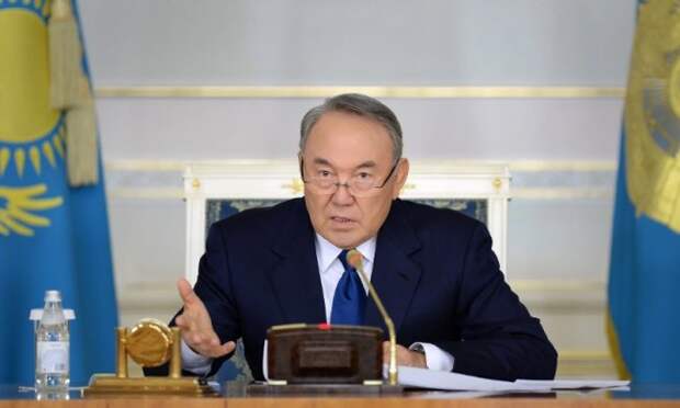 Назарбаев: «Увольнять отвечающих на казахском тому, кто спросил на русском» Назарбаев: «Увольнять отвечающих на казахском тому, кто спросил на русском»