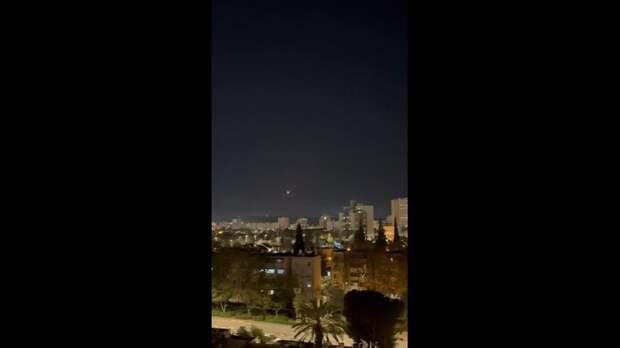 Иран наносит удары по Израилю https://t.me/webmoney_dn/319303Video: Видео от Донецкая группа новостей|Донецк.ДНР