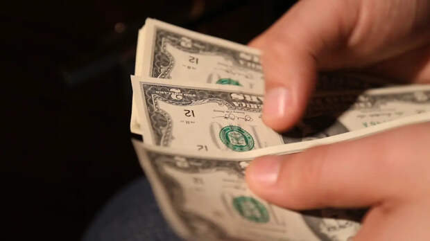 "Обвальная дедолларизация": американская валюта терпит крах