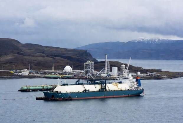 Бангладеш бронирует СПГ из-за роста цен от конфликта на Ближнем Востоке