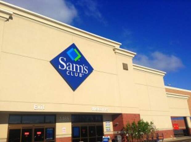 For 10 Years This Man Has Been Shopping For the Less Fortunate On His Own Dime