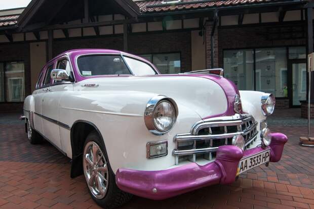 Retro Авто Fest в аутлет-городке "Мануфактура" выставка, олдтаймер, ретро автомобили