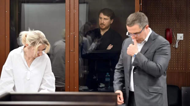 Бриллиант в 2 карата и элитные часы: экс-мэр Сочи лишился коллекции роскоши на ₽100 млн