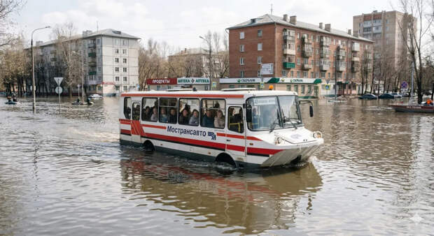 Приплыли: "Мострансавто" запустит автобусы-амфибии из-за половодья в Подмосковье