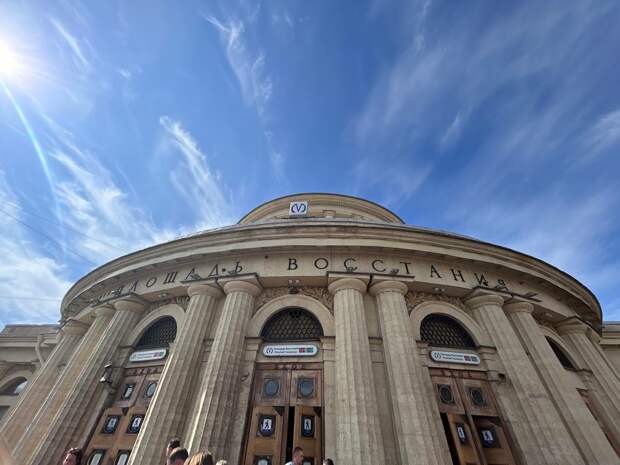 Фасад станции "Площадь Восстания" в Петербурге обновится за 192 млн рублей