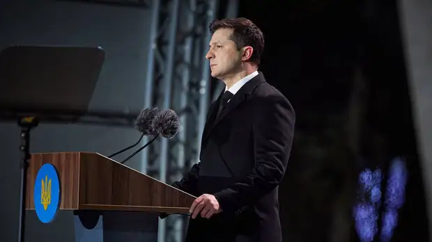 Зеленский заявил о возможности обсуждать вопрос Крыма и Донбасса с Россией