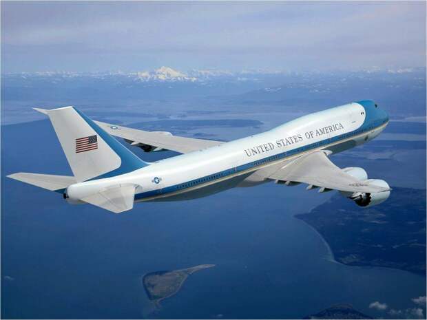 Как защищен самолет президента США