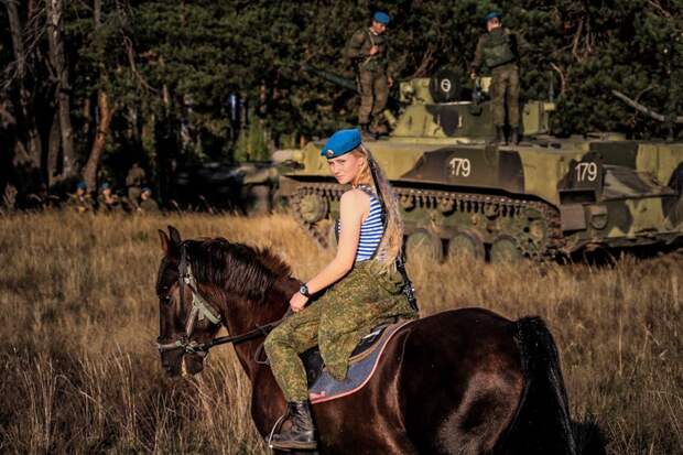 Девушки и ВДВ
