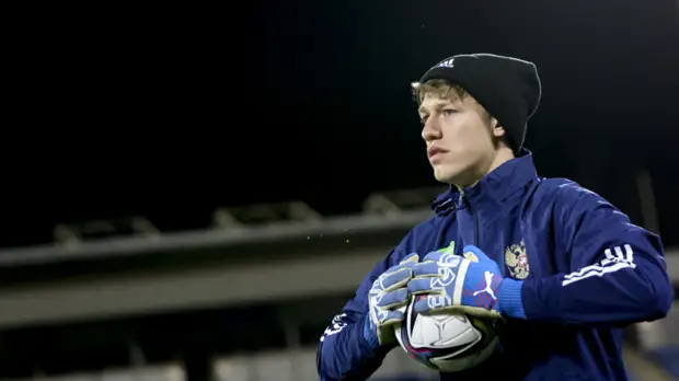 Хохлов ответил, насколько правильно Сафонова сравнивать с Акинфеевым