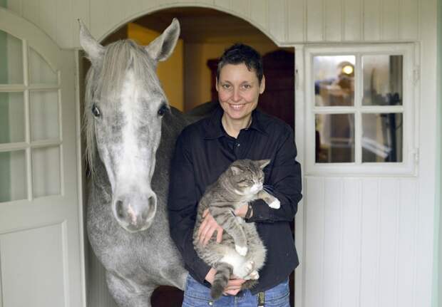 Конь, Назар, живет в доме, с хозяйкой, доктор, Стефани Арндт, Stephanie Arndt