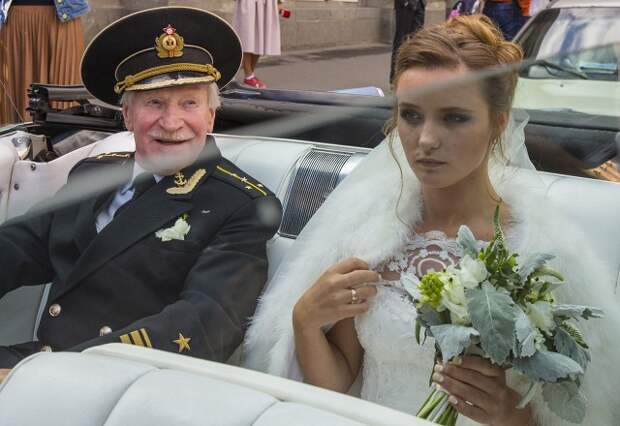 В Санкт-Петербурге состоялась свадьба 84-летнего актера Ивана Краско и его бывшей студентки 24-летней Натальи Шевель
