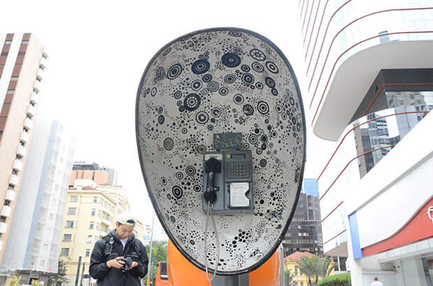 Невероятные телефонные будки в Сан-Паулу