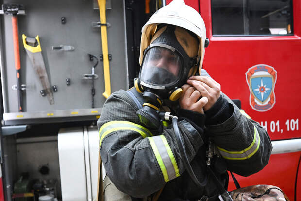 Площадь пожара на нефтебазе в атакованном ВСУ регионе России выросла в 25 раз