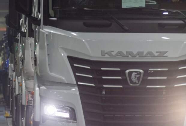 На трассе «Нева» М-11 запустили беспилотные грузоперевозки