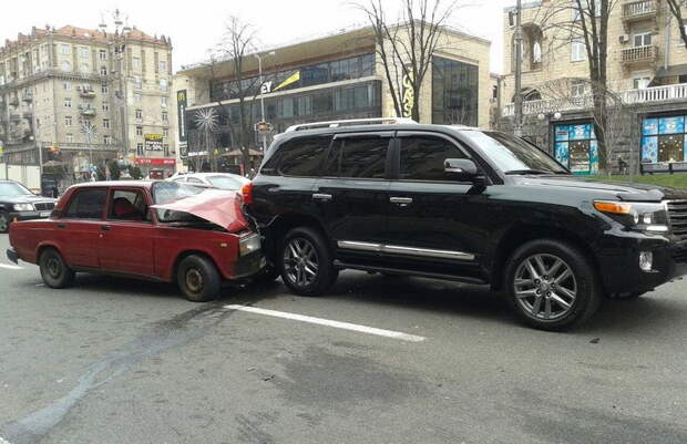 Повеселившее очевидцев ДТП