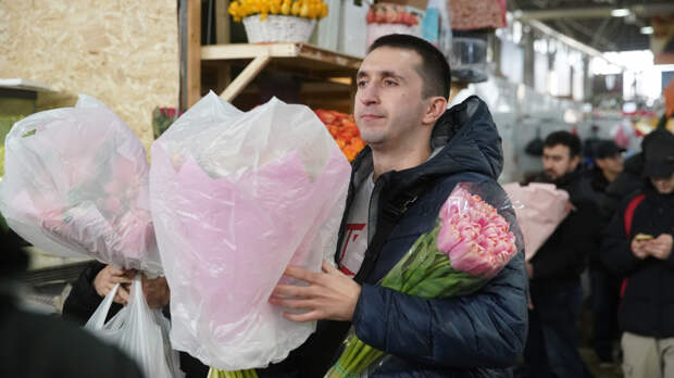 Самое цветочное место Москвы: как Рижский рынок готовится к 8 Марта