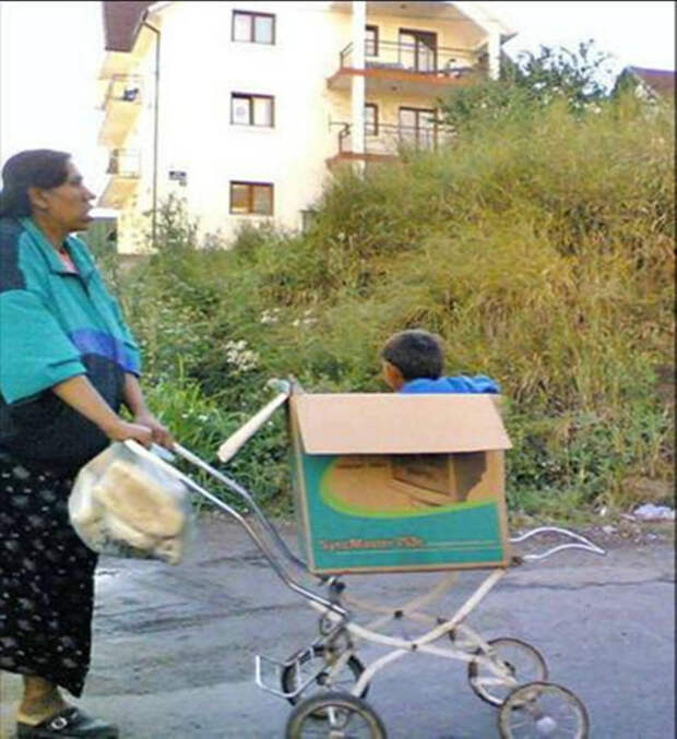 Коляска, которую в любой момент можно сдать на макулатуру.