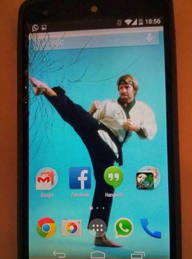 My Friend Made The Best Out Of His Cracked Screen