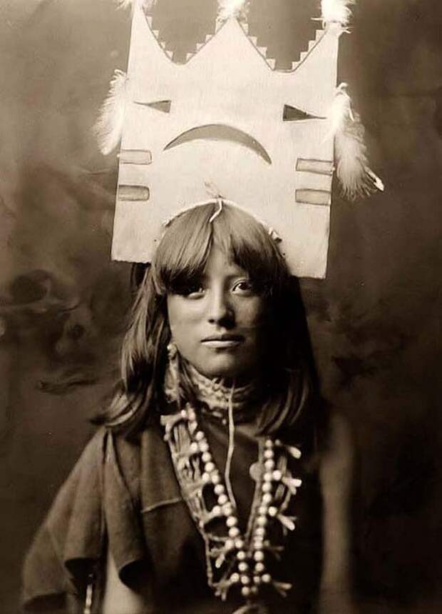 Североамериканская индианка (индеанка) предположительно из народности пуэбло. Фото