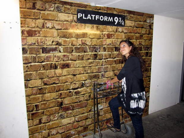 Kate at Platform 9 3/4