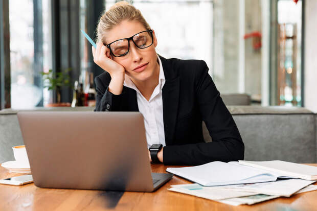 Специалист Санина: компания должна оплачивать переработки в двойном размере