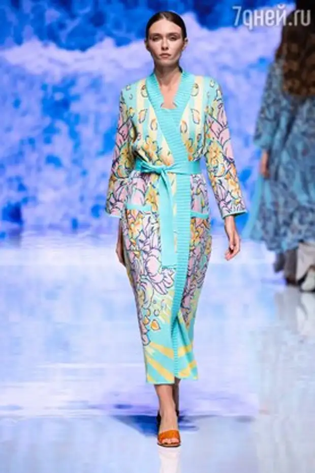 Маша Цигаль представила 30 модных образов, скроенных из ее собственной одежды и вещей близких друзей