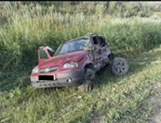 В Самарской области Chevrolet вылетел в кювет и врезался в столб