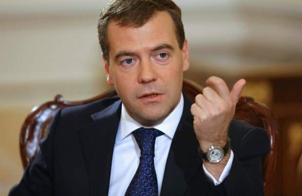 Медведев заявил, что у России есть всё необходимое для победы