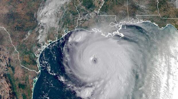 В США из-за урагана "Лаура" рекомендовали эвакуироваться 1,5 млн человек