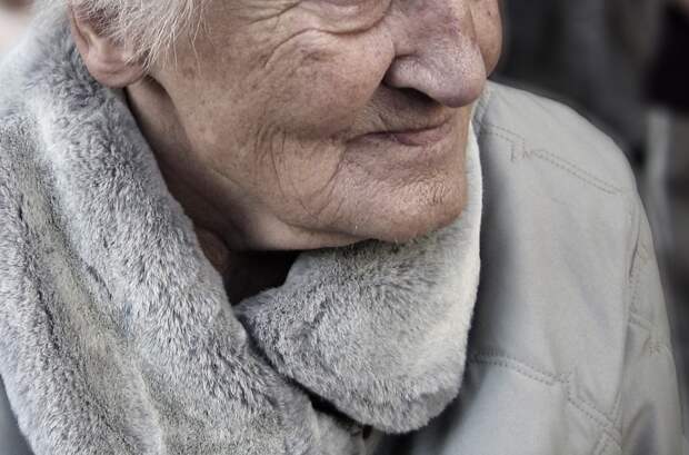 Пьяный москвич избил пожилую соседку ложкой для обуви из-за частных доставок еды