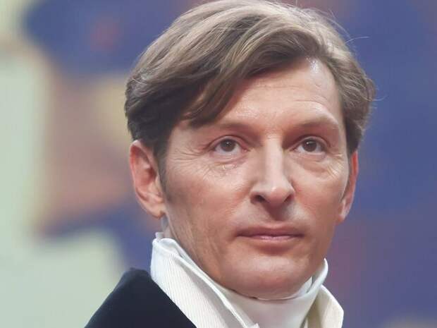 Комик Павел Воля рассказал, что в детстве его всегда ругали из-за сестры