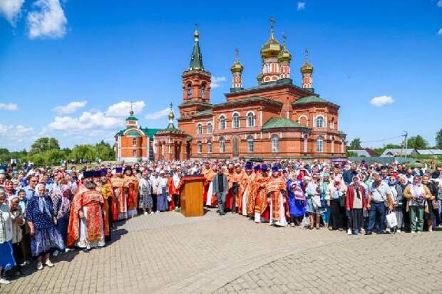 В Никольский женский монастырь доставили ковчег с частицей мощей святителя Николая Чудотворца,