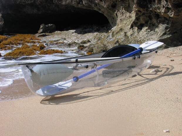 Удивительные прозрачные лодки kayakmolokini 1 Удивительные прозрачные лодки
