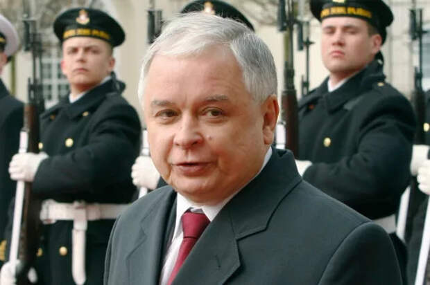 15 лет назад под Смоленском разбился самолет президента Польши. Как пьяный генерал сгубил 96 человек и почему в этом винят Россию?