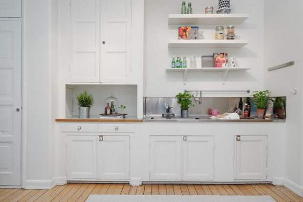 Дизайн прямой белой кухни в скандинавском стиле (5 фото)