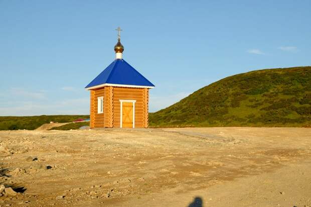 Часовня построена в честь Святого равноапостольного великого князя Владимира на острове Уруп (Курильские острова, Россия).