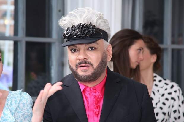 «Я не Дженнифер Лопес, чтобы страховать свою заднюю точку»: Филипп Киркоров высказался о страховке после ожога