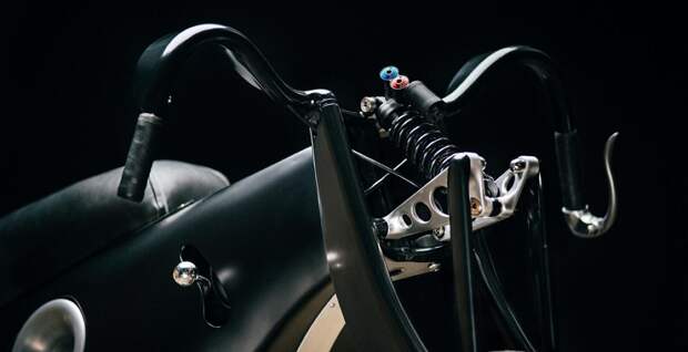 Выставочный кастом байк BMW Landspeeder от американских мастеров из ателье «Revival Cycles» + видео