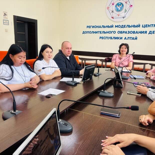 В Майкопе прошло итоговое рабочее совещание с советниками по воспитанию СПО Республики Алтай
