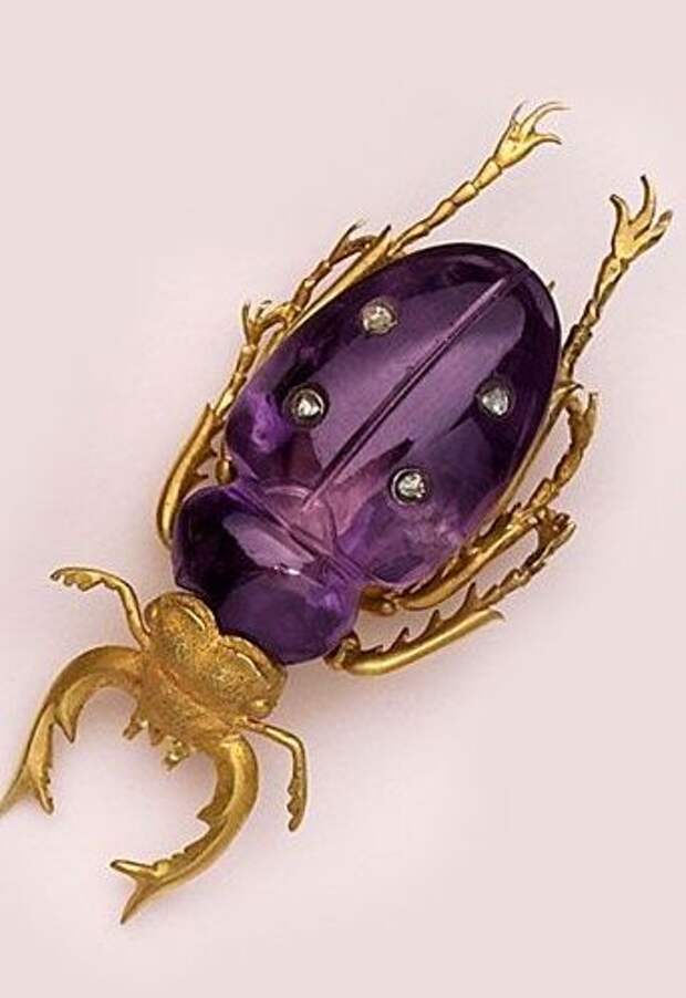 Victorian Carved Amethyst, Diamond & Gold Beetle Brooch. The beetle or scarab was the symbol of fertility and eternity. #VictorianBrooch #AntiqueJewelry