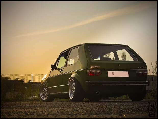 Подборка классических и тюнингованных автомобилей (72 фото)