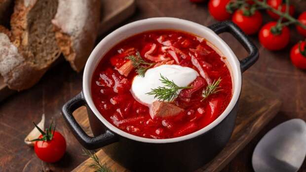 Как "покрасить" борщ, если он получился бледным: минутная хитрость, которую знают немногие