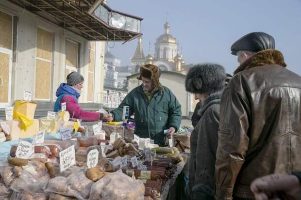 Донецк благодаря российским рублям возвращается к жизни