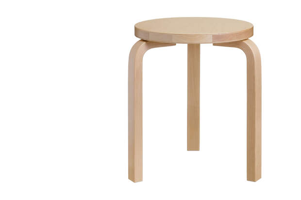 Stool 60, спроектированный Алваром Аалто