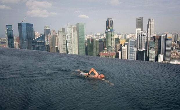 Гостиница Marina Bay Sand (Сингапур) бесконечный бассейн (2)