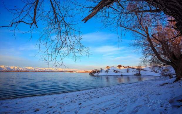 Issykkul Lake, second biggest mountain lake in the world, eastern Kyrgyzstan.