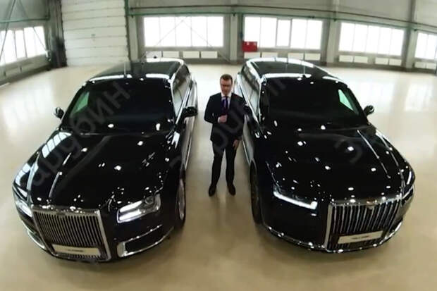 Журналист Зарубин показал обновленный элитный автомобиль Aurus Путина