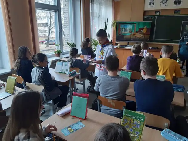 Школьники поиграли в онлайн-игру ´Шаги спасения´.