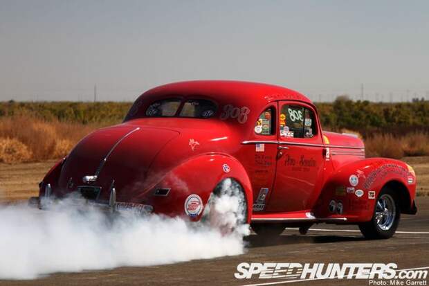 Hot-rod гонки на заброшенном аэродроме в Калифорнии (60 фото)